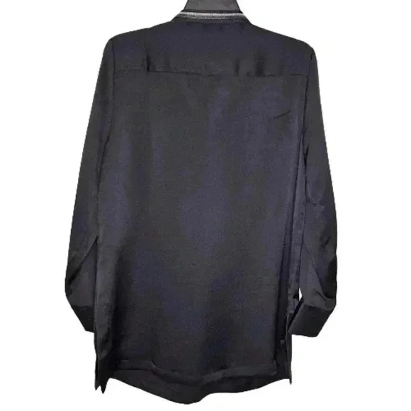Chico's Damen Black Satin Metallic Bead Tie Front Neck Crinkle Tunic Size 1 (S) - Picture 8 of 14